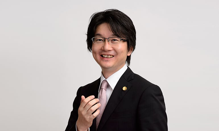 弁護士 平岡 将人